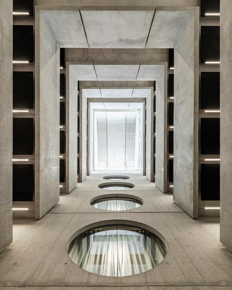 Dossier de presse | 6570-01 - Communiqué de presse | Criminal Investigation Department, City of Zurich - Penzel Valier - Architecture institutionnelle - Shed element guiding light into the atrium<br style=""> - Crédit photo : Bruno Augsburger<br style="">