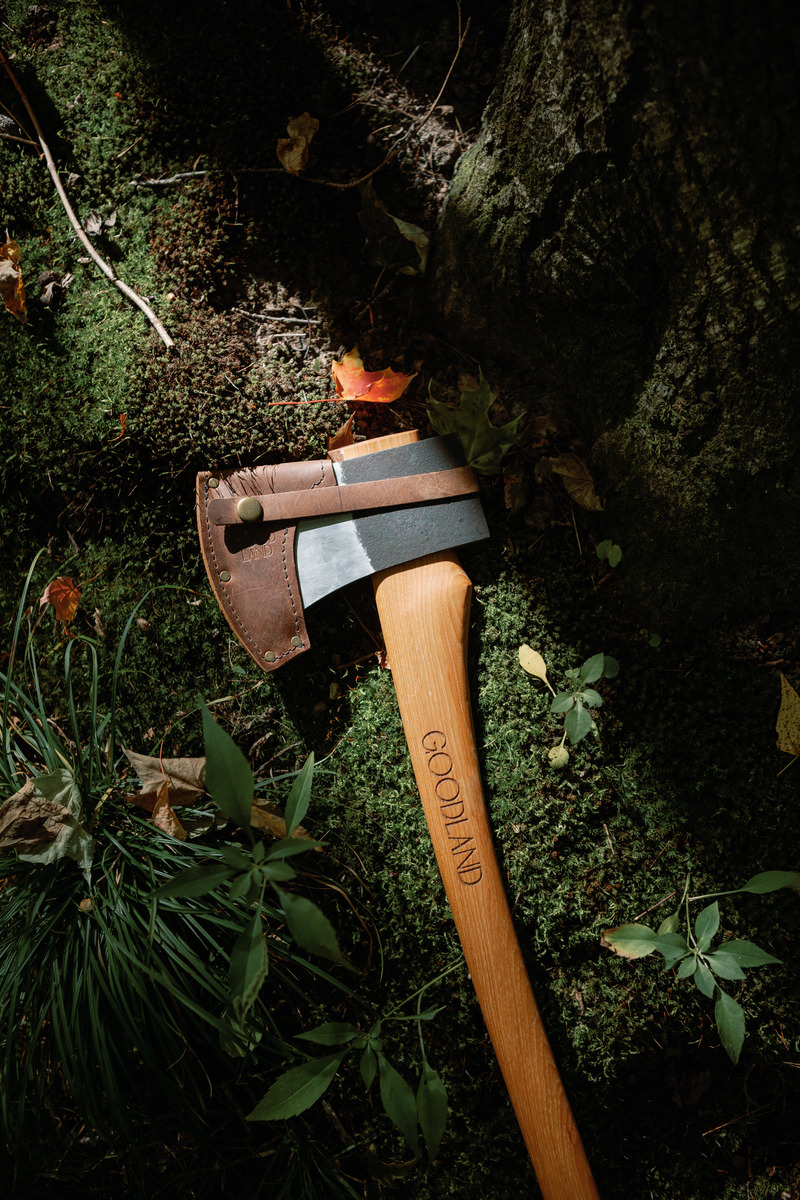 Press kit | 6456-02 - Press release | GOODLAND Releases Hand-Crafted Wood Splitting Axe - GOODLAND - Product - GOODLAND Wood Splitting Axe - Photo credit: Jacklyn Barber