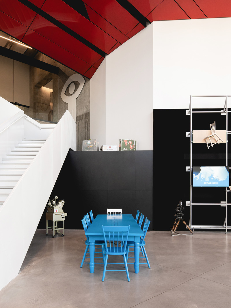 Press kit | 1299-12 - Press release | Design of the NFB's new reception area - Taktik design - Commercial Interior Design - Photo credit: Raphaël Thibodeau