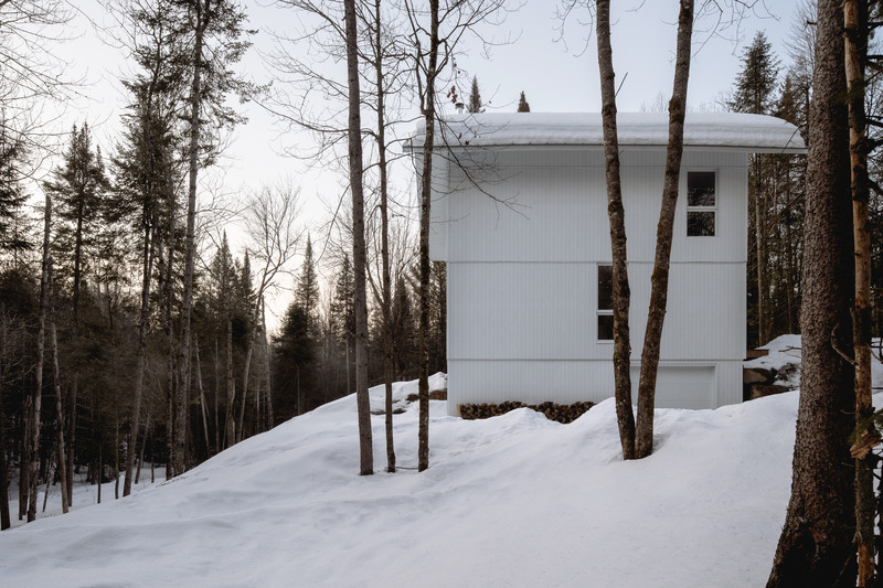 Dossier de presse | 1685-06 - Communiqué de presse | Schnee-Eule - Atelier L'Abri - Architecture résidentielle - Schnee-Eule - Crédit photo : Raphaël Thibodeau 