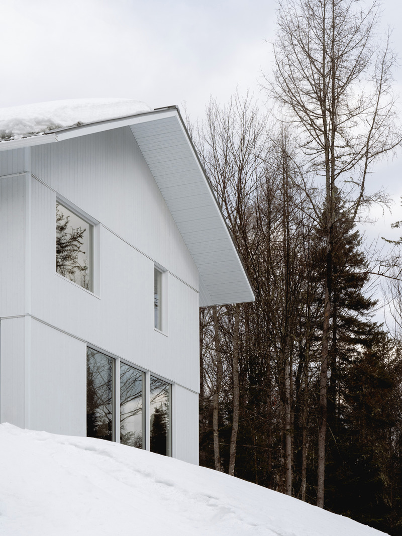 Dossier de presse | 1685-06 - Communiqué de presse | Schnee-Eule - Atelier L'Abri - Architecture résidentielle - Schnee-Eule - Crédit photo : Raphaël Thibodeau 