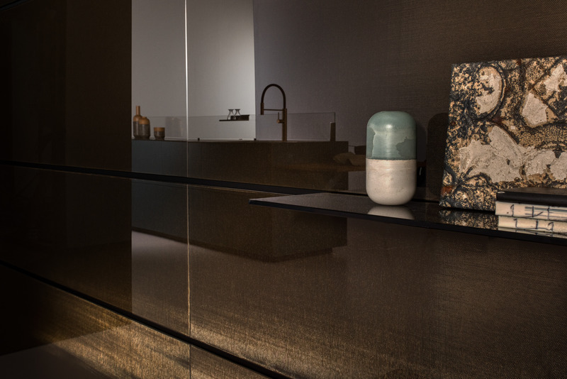 Press kit | 4565-02 - Press release | Valcucine Wins Two 2022 Good Design Awards - Valcucine - Industrial Design -  Artematica Soft Outline glass boiserie - Photo credit:  Michele Salucci | ImmaginAria 
