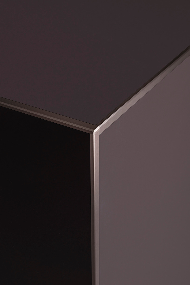 Press kit | 4565-02 - Press release | Valcucine Wins Two 2022 Good Design Awards - Valcucine - Industrial Design - Riciclantica Outline | edges  - Photo credit:  Michele Salucci | ImmaginAria 