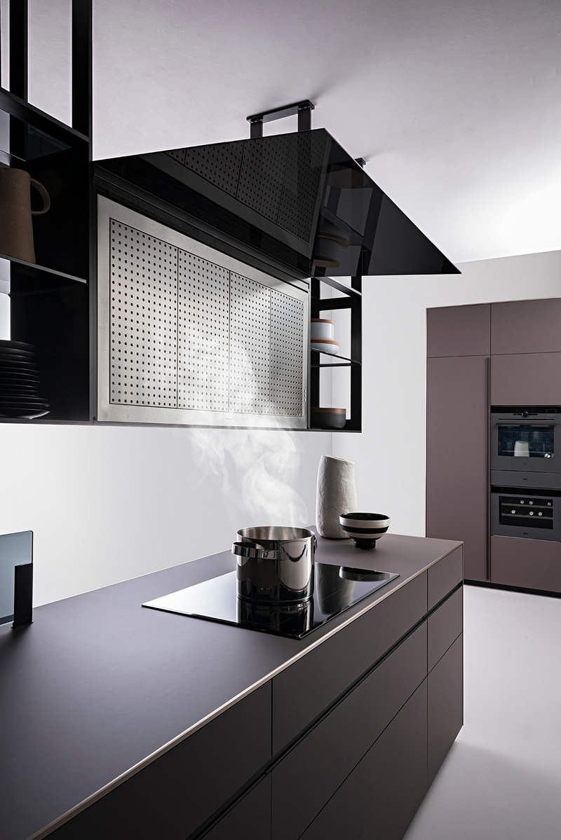 Press kit | 4565-02 - Press release | Valcucine Wins Two 2022 Good Design Awards - Valcucine - Industrial Design -  Riciclantica Outline | Ceiling-hung System equipped with Instructura hood  - Photo credit:  Michele Salucci | ImmaginAria 