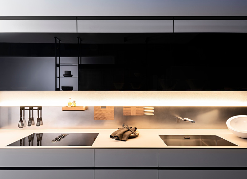 Press kit | 4565-02 - Press release | Valcucine Wins Two 2022 Good Design Awards - Valcucine - Industrial Design -  Riciclantica Outline with Aerius wall-hung System  - Photo credit:  Michele Salucci | ImmaginAria 