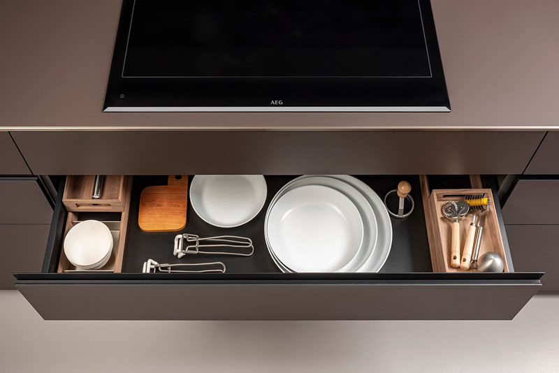Press kit | 4565-02 - Press release | Valcucine Wins Two 2022 Good Design Awards - Valcucine - Industrial Design - Riciclantica Outline | Jumbo drawer - Photo credit:  Michele Salucci | ImmaginAria 