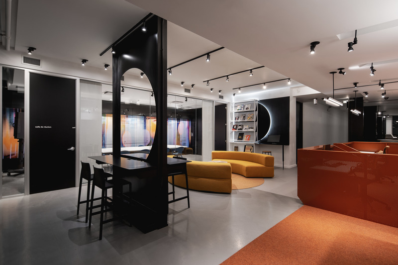 Dossier de presse | 5794-02 - Communiqué de presse | Revitalisation de la Médiathèque Guy-L.Côté par Inscape le Studio - Inscape le studio - Design d’intérieur commercial - Vue générale - Crédit photo : Raphaël Thibodeau