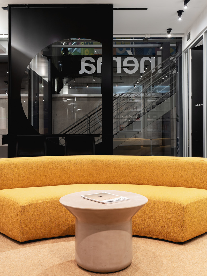Dossier de presse | 5794-02 - Communiqué de presse | Revitalisation de la Médiathèque Guy-L.Côté par Inscape le Studio - Inscape le studio - Design d’intérieur commercial - Zone lounge - Crédit photo : Raphaël Thibodeau