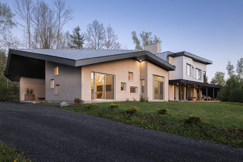Dossier de presse | 6700-01 - Communiqué de presse | S-Pace 1628 - 1628 - Architecture résidentielle - Extérieur - côté nord-ouest<br> - Crédit photo : Stéphane Groleau