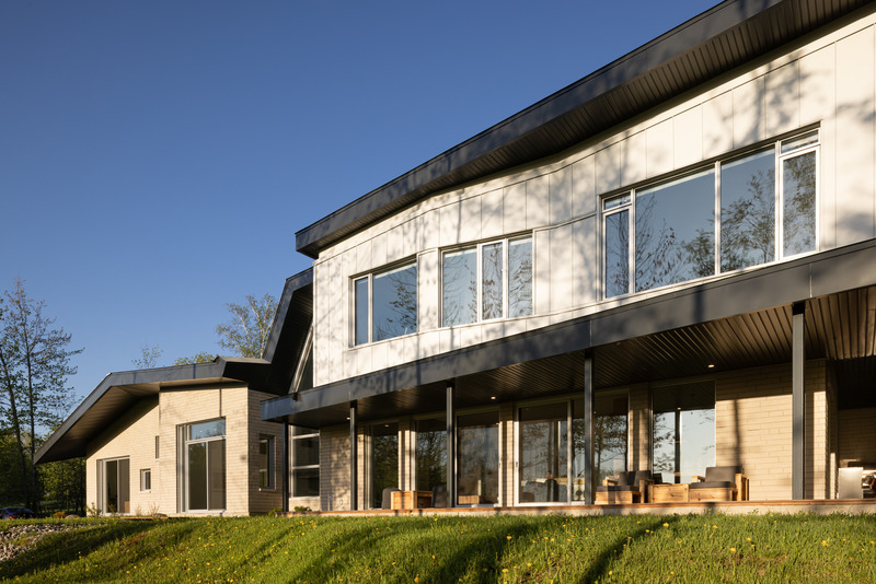 Dossier de presse | 6700-01 - Communiqué de presse | S-Pace 1628 - 1628 - Architecture résidentielle - Extérieur - côté ouest<br> - Crédit photo : Stéphane Groleau