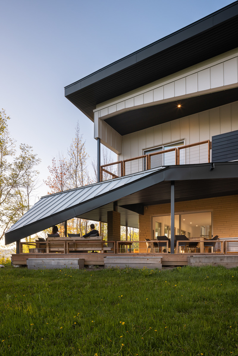 Dossier de presse | 6700-01 - Communiqué de presse | S-Pace 1628 - 1628 - Architecture résidentielle - Extérieur - côté sud<br> - Crédit photo : Stéphane Groleau
