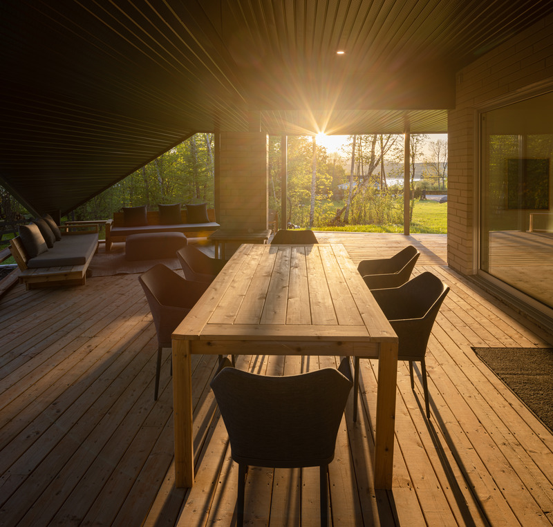 Dossier de presse | 6700-01 - Communiqué de presse | S-Pace 1628 - 1628 - Architecture résidentielle - Extérieur - véranda couverte<br> - Crédit photo : Stéphane Groleau