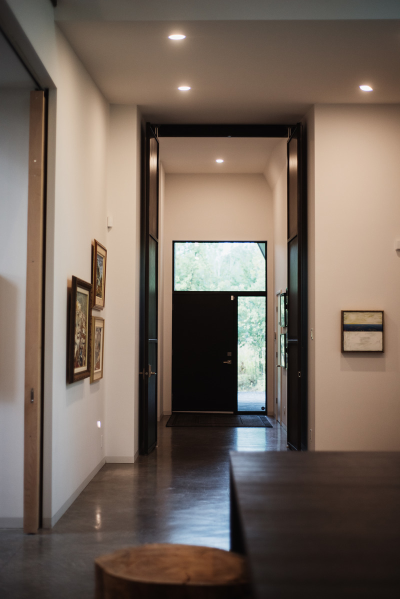 Dossier de presse | 6700-01 - Communiqué de presse | S-Pace 1628 - 1628 - Architecture résidentielle - Interieur - entrée principale vue de la salle polyvalente<br style=""> - Crédit photo : Les Maximes