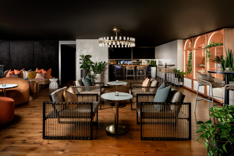 Press kit | 1303-16 - Press release | Sid Lee Architecture Pulls Back the Curtain on the Interior Design of Toronto’s New W Hotel - Sid Lee Architecture - Commercial Interior Design -  SKYLIGHT Rooftop Bar and Restaurant  - Photo credit: Brandon Barré