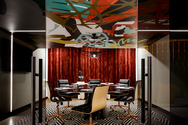 Press kit | 1303-16 - Press release | Sid Lee Architecture Pulls Back the Curtain on the Interior Design of Toronto’s New W Hotel - Sid Lee Architecture - Commercial Interior Design - Meeting room - Photo credit: Brandon Barré