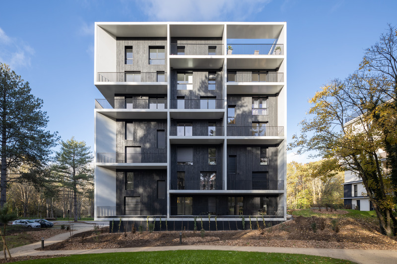 Press kit | 1151-11 - Press release | A Project in the Heart of Massy Vilgénis Forest Signed by Pietriarchitectes - PietriArchitectes - Residential Architecture - Photo credit: Hugo Hébrard