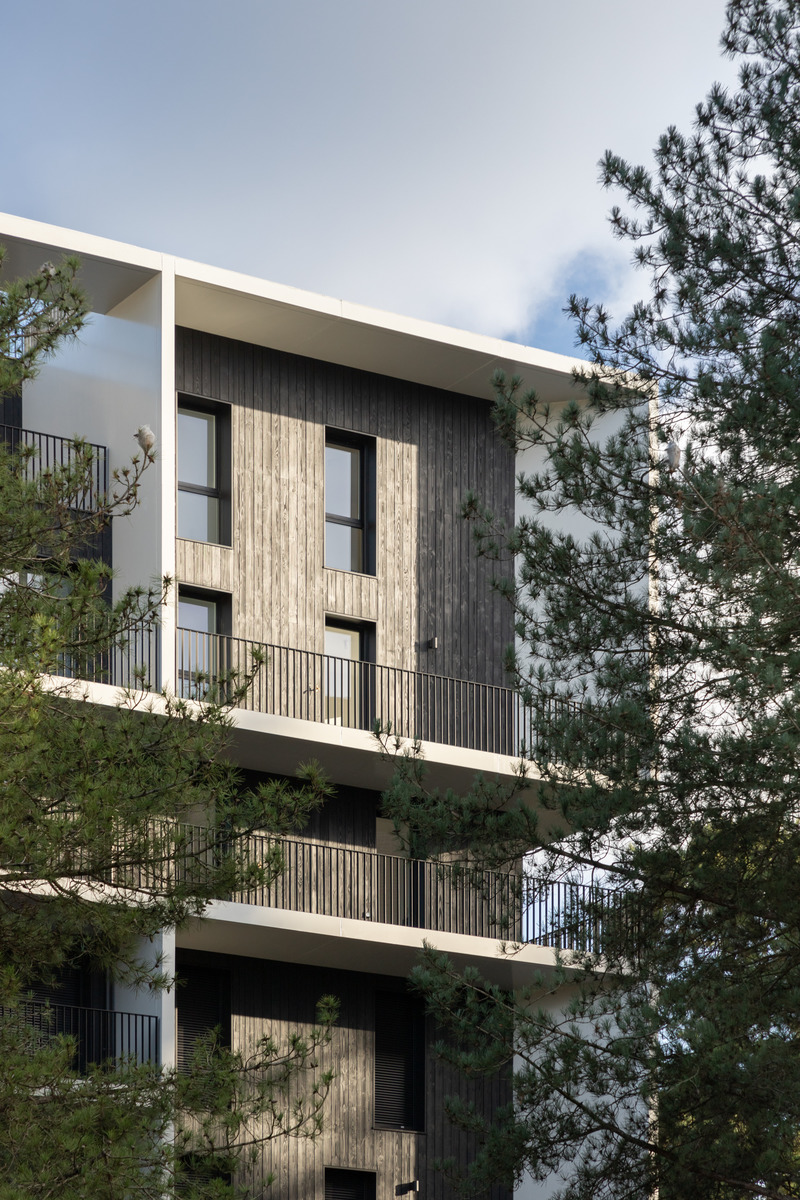 Press kit | 1151-11 - Press release | A Project in the Heart of Massy Vilgénis Forest Signed by Pietriarchitectes - PietriArchitectes - Residential Architecture - Photo credit: Hugo Hébrard