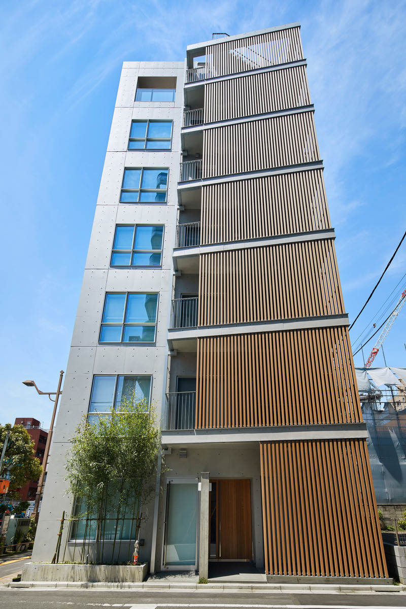 Dossier de presse | 6591-01 - Communiqué de presse | KIBA Tokyo Residence - SAKAE Architects & Engineers - Architecture résidentielle - Exterior View (daytime) - Crédit photo : Koji Fujii