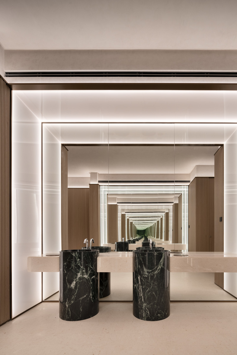 Press kit | 3531-08 - Press release | Intercity Hotel - Vermilion Zhou Design Group - Commercial Interior Design - Lavatory in public area  - Photo credit: Wu Jian Quan