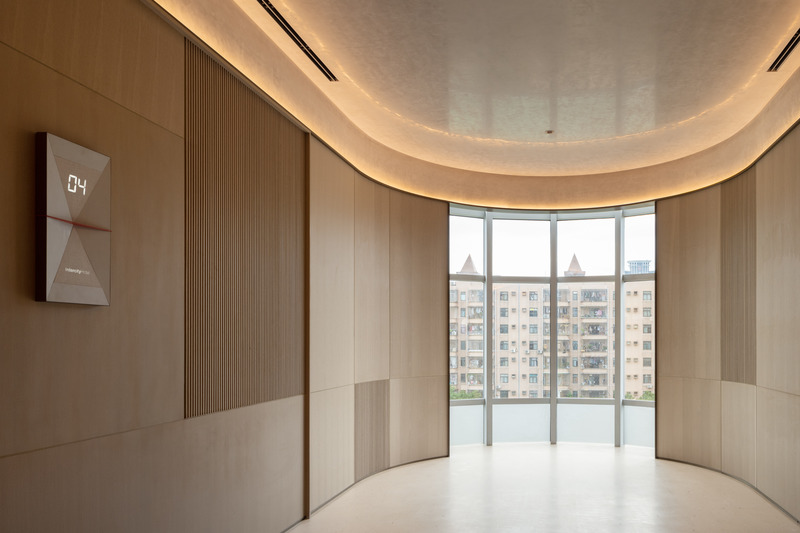 Press kit | 3531-08 - Press release | Intercity Hotel - Vermilion Zhou Design Group - Commercial Interior Design - Elevator hall  - Photo credit: Wu Jian Quan