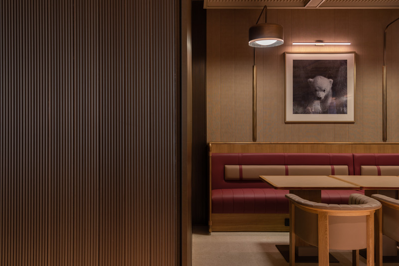 Press kit | 3531-08 - Press release | Intercity Hotel - Vermilion Zhou Design Group - Commercial Interior Design -  Images of endangered animals provide a bit of life and arouse our attention to the environment  - Photo credit: Wu Jian Quan