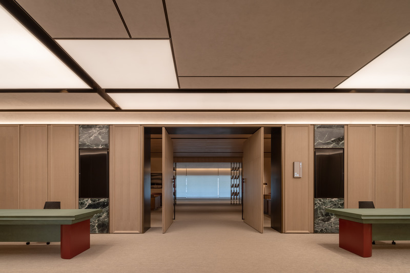 Press kit | 3531-08 - Press release | Intercity Hotel - Vermilion Zhou Design Group - Commercial Interior Design - Meeting and public area - Photo credit: Wu Jian Quan