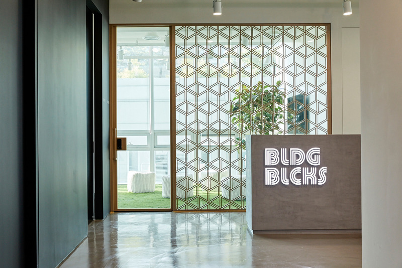 Press kit | 6576-02 - Press release | SCAAA Skillfully Aligns Critical Thinking and Creativity with Commerce - SCAAA - Commercial Architecture - <p class="">BLDG BLCKS:  The co-working experience, designed specifically for creative businesses, begins with a well-curated front of house that reflects the target group's distinct culture.</p> - Photo credit:   <p class="">Courtesy of SCAAA</p>  
