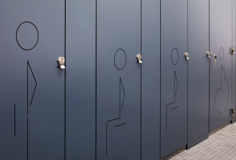 Press kit | 1057-13 - Press release | Rosemont Aquatic Center - Poirier Fontaine Architectes Inc. in collaboration with Riopel + associés architectes and KANVA - Institutional Architecture - Locker room's toilets - Photo credit: James Brittain