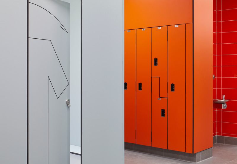 Press kit | 1057-13 - Press release | Rosemont Aquatic Center - Poirier Fontaine Architectes Inc. in collaboration with Riopel + associés architectes and KANVA - Institutional Architecture - Locker room - Photo credit: James Brittain