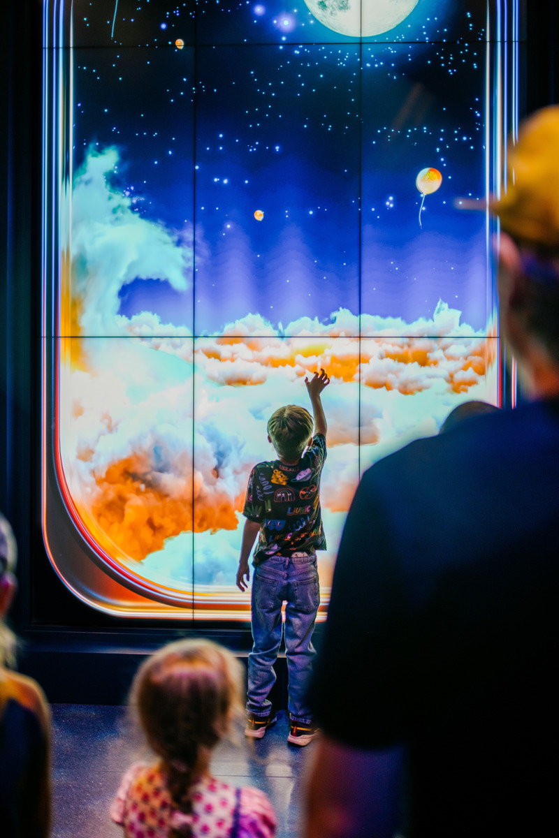 Press kit | 1089-09 - Press release | Moment Factory and Schroders Reimagine Hospitality with the Grand Magic Hotel - Moment Factory - Multimedia Design - Sky Gallery - Photo credit: Moment Factory<br>