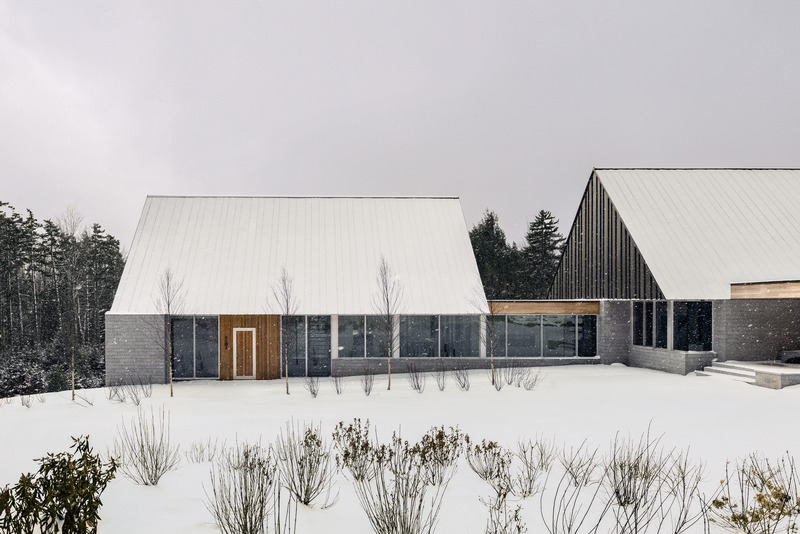 Dossier de presse | 3303-03 - Communiqué de presse | Les Trois Sommets - NÓS - Architecture résidentielle - Crédit photo : Eric Petschek<h3><br></h3>