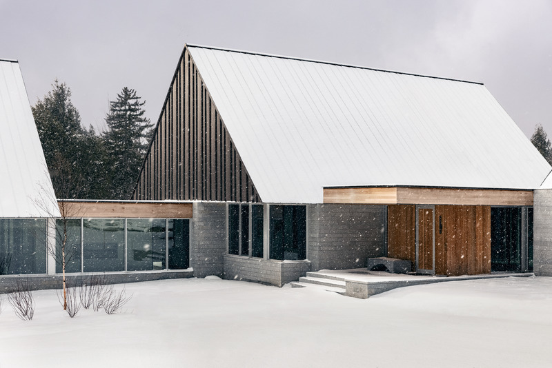 Dossier de presse | 3303-03 - Communiqué de presse | Les Trois Sommets - NÓS - Architecture résidentielle - Crédit photo : Eric Petschek<h3><br></h3>