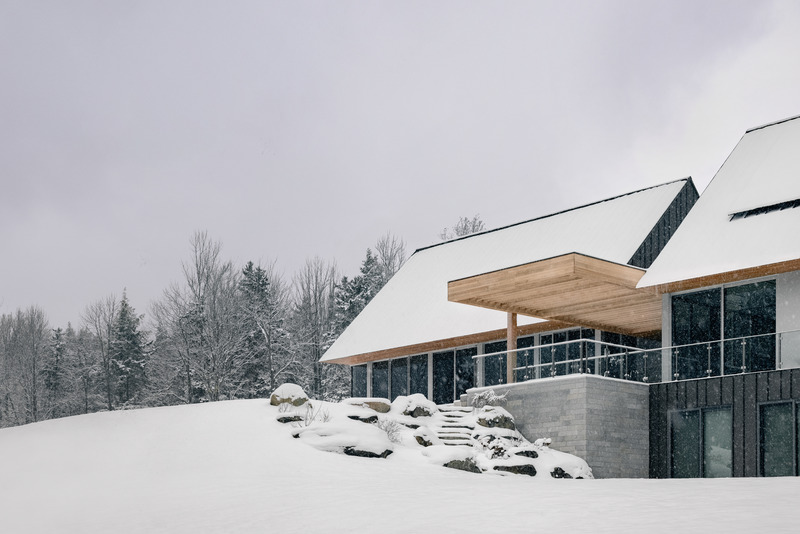 Dossier de presse | 3303-03 - Communiqué de presse | Les Trois Sommets - NÓS - Architecture résidentielle - Crédit photo : Eric Petschek<h3><br></h3>