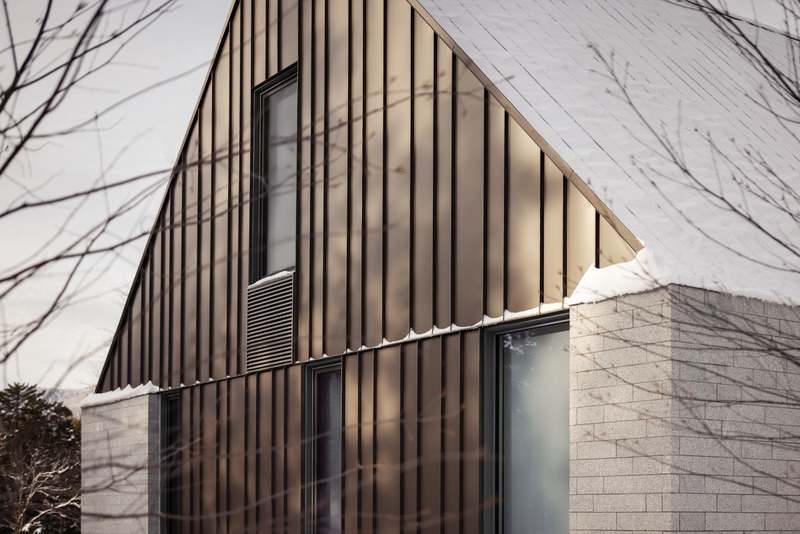 Dossier de presse | 3303-03 - Communiqué de presse | Les Trois Sommets - NÓS - Architecture résidentielle - Crédit photo : Eric Petschek<h3><br></h3>