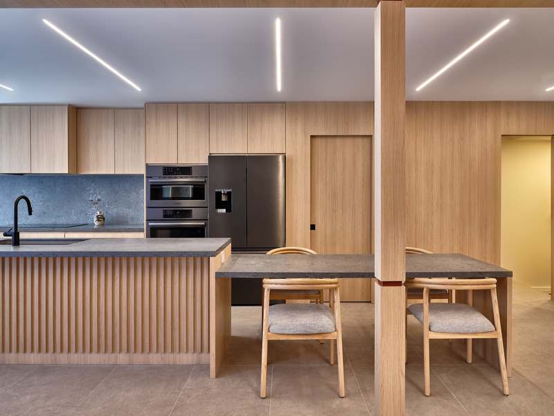 Press kit | 3491-01 - Press release | Harty House - Atelier SUN - Residential Interior Design - Kitchen, Dining - Photo credit: Joel Esposito