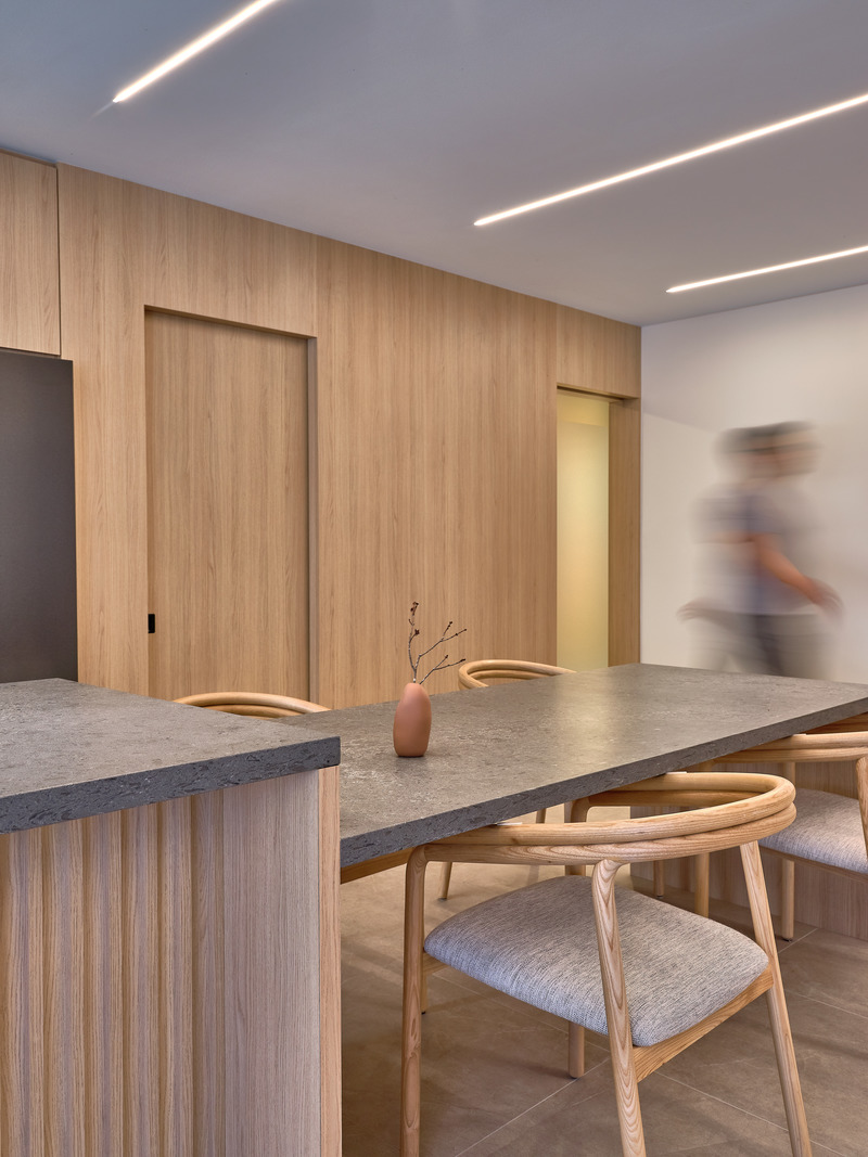 Press kit | 3491-01 - Press release | Harty House - Atelier SUN - Residential Interior Design - Dining - Photo credit: Joel Esposito