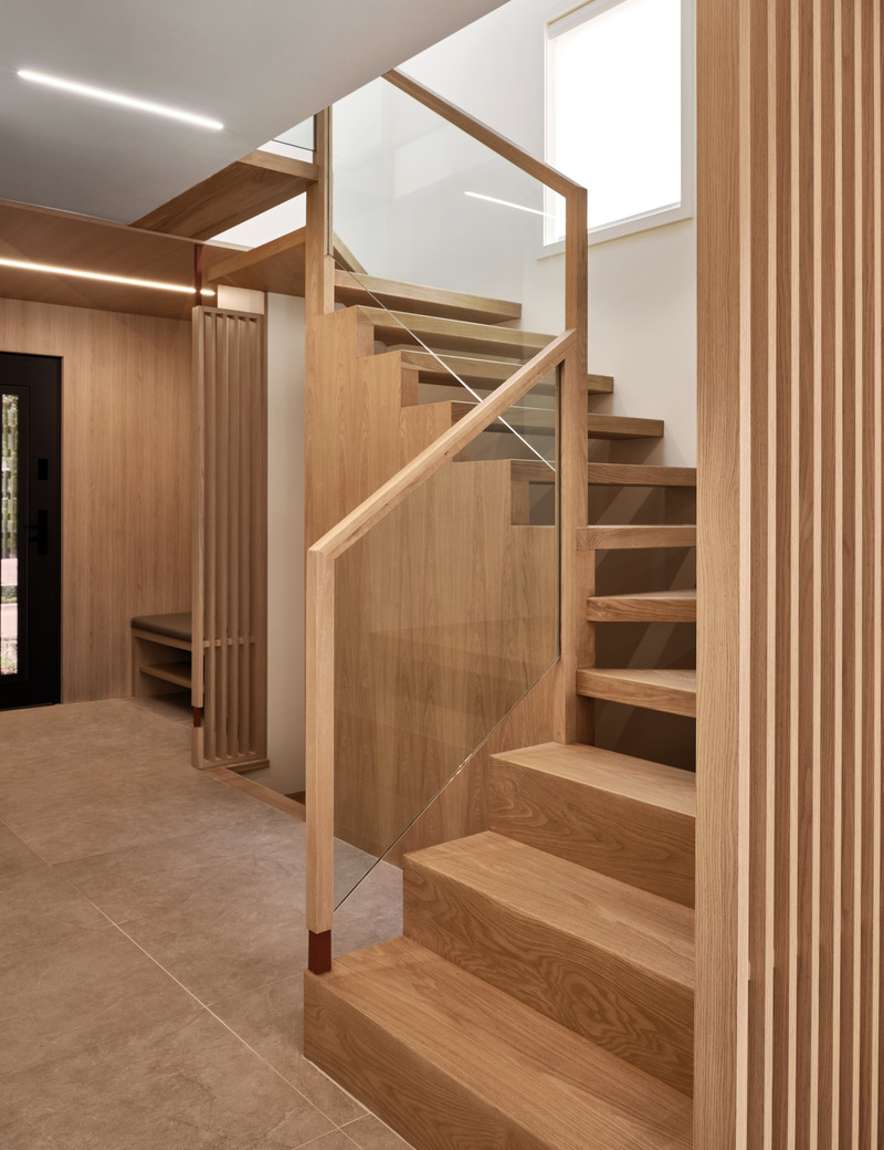 Press kit | 3491-01 - Press release | Harty House - Atelier SUN - Residential Interior Design - Stairs, Foyer - Photo credit: Joel Esposito