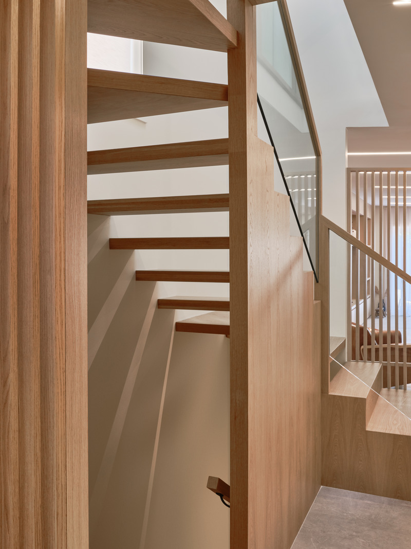 Press kit | 3491-01 - Press release | Harty House - Atelier SUN - Residential Interior Design - Stairs - Photo credit: Joel Esposito