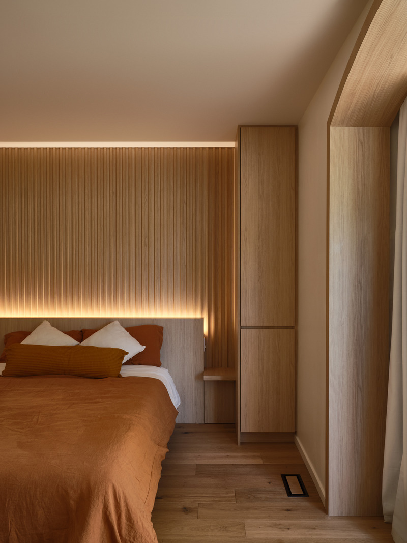 Press kit | 3491-01 - Press release | Harty House - Atelier SUN - Residential Interior Design - Master Bedroom - Photo credit: Joel Esposito