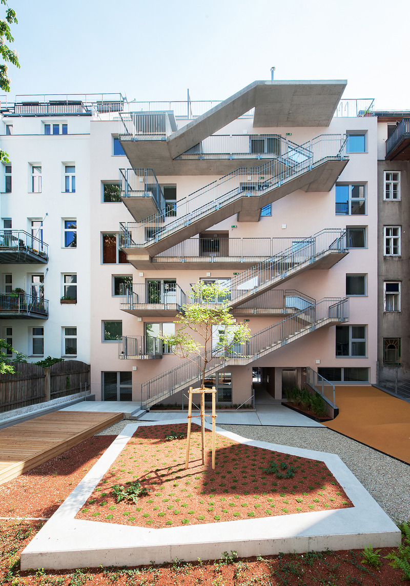 Dossier de presse | 2250-03 - Communiqué de presse | Finalist at A+ Awards 2022's Best Residential Firm - Nerma Linsberger ZT GmbH - Architecture résidentielle - Crédit photo :  Andreas Buchberger 