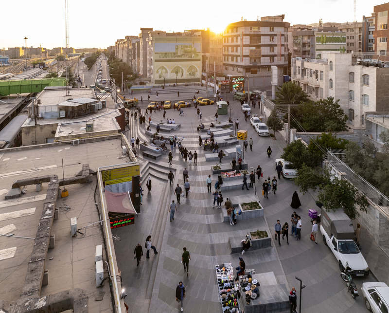 Dossier de presse | 1977-01 - Communiqué de presse | Tehran Entrance Plaza Station - CAAT Studio-Kamboozia Architecture & Design Studio - Design urbain - <br>The interaction of design and topography<br><br> - Crédit photo : Ali Ehsani