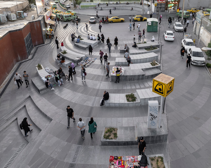Dossier de presse | 1977-01 - Communiqué de presse | Tehran Entrance Plaza Station - CAAT Studio-Kamboozia Architecture & Design Studio - Design urbain - Axis - Crédit photo : Ali Ehsani