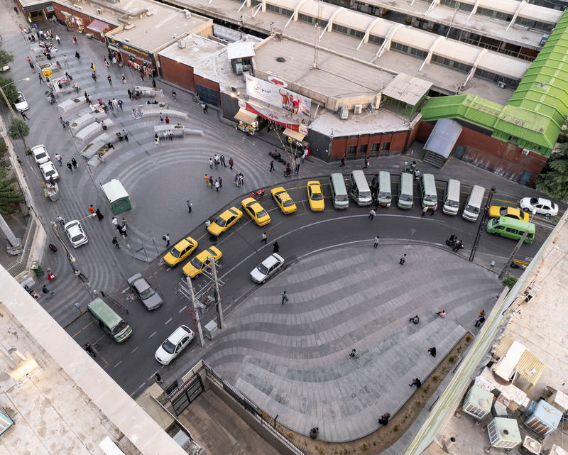 Dossier de presse | 1977-01 - Communiqué de presse | Tehran Entrance Plaza Station - CAAT Studio-Kamboozia Architecture & Design Studio - Design urbain - Taxi Station - Crédit photo : Ali Ehsani