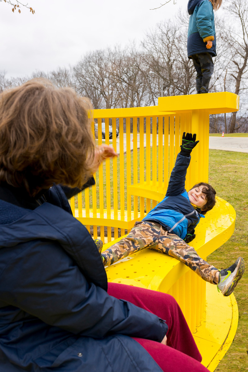 Press kit | 5595-07 - Press release | A New Playscape in Pittsburgh focuses on Sparking Communal Connection - The Urban Conga - Landscape Architecture - Photo credit: Sean Carroll