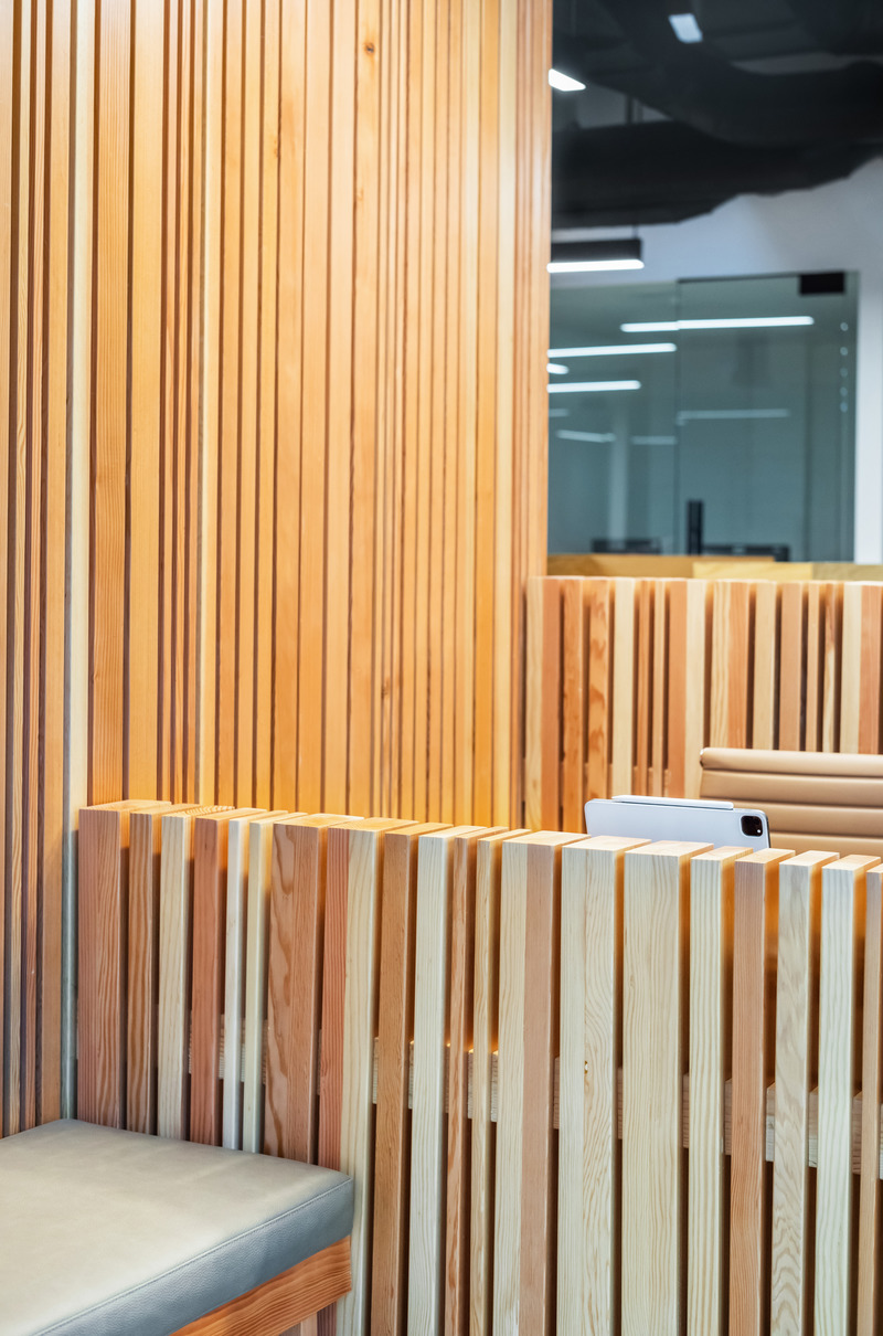 Dossier de presse | 5795-04 - Communiqué de presse | ANX Transforms Former Hanna-Barbera Studio Into Television and Film Offices - ANX / Aaron Neubert Architects - Design d’intérieur commercial - Reception - Crédit photo : Paul Vu / HANA 