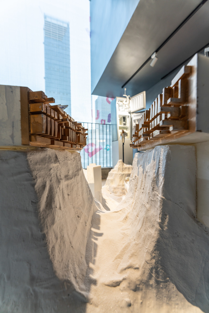 Dossier de presse | 5651-05 - Communiqué de presse | Architecture as an Interdisciplinary Narrative Apparatus - LIN architecture - Évènement + Exposition - close-up - Crédit photo : DUO Architectural Photography