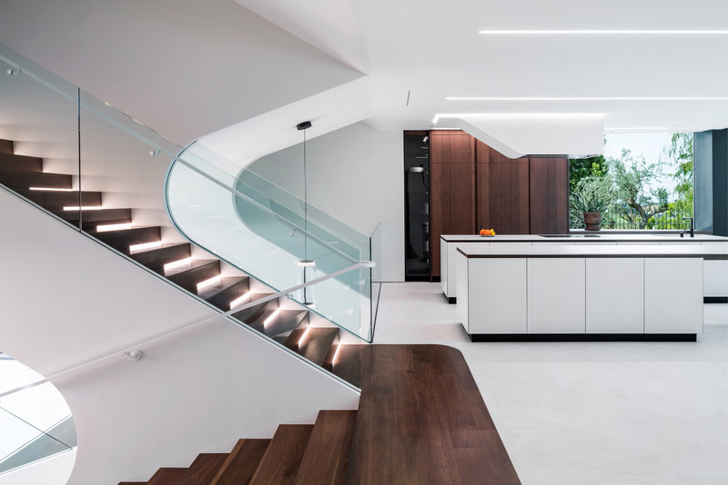 Press kit | 2244-04 - Press release | RO54 - Arshia Architects - Residential Architecture - Kitchen &amp; Staircase - Photo credit: Paul Vu