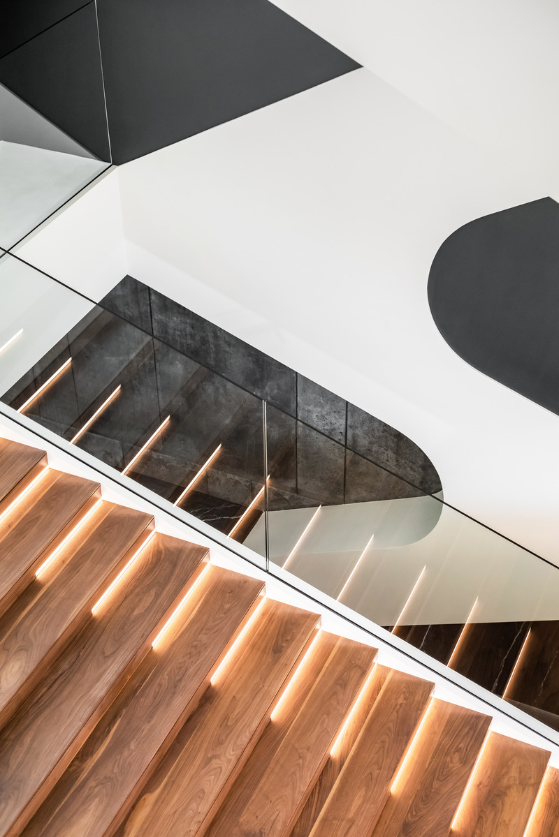 Press kit | 2244-04 - Press release | RO54 - Arshia Architects - Residential Architecture - Staircase - Photo credit: Paul Vu