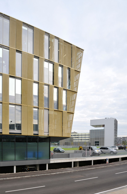 Dossier de presse | 1008-02 - Communiqué de presse | Centre de gestion financière et de vente de la voestalpine Stahl GmbH - Dietmar Feichtinger Architectes - Architecture commerciale - Crédit photo : Josef Pausch