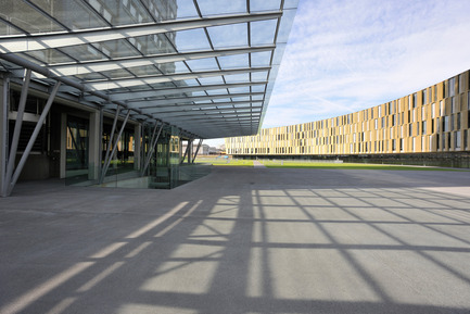 Dossier de presse | 1008-02 - Communiqué de presse | Centre de gestion financière et de vente de la voestalpine Stahl GmbH - Dietmar Feichtinger Architectes - Architecture commerciale - Crédit photo : Josef Pausch